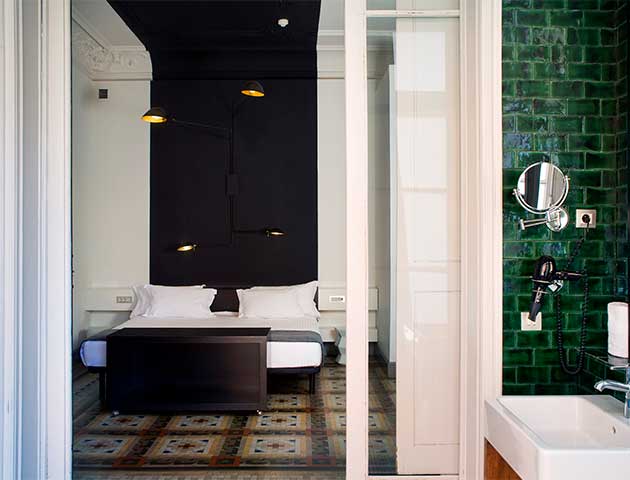 HABITACION-TRIPLE-HOTEL-PRAKTIK-RAMBLA-BARCELONA